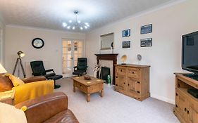 4 Bed House In Castle Donington
